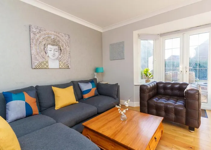 Redgrave Detached Home With Free Parking 4 Minutes From City Walls