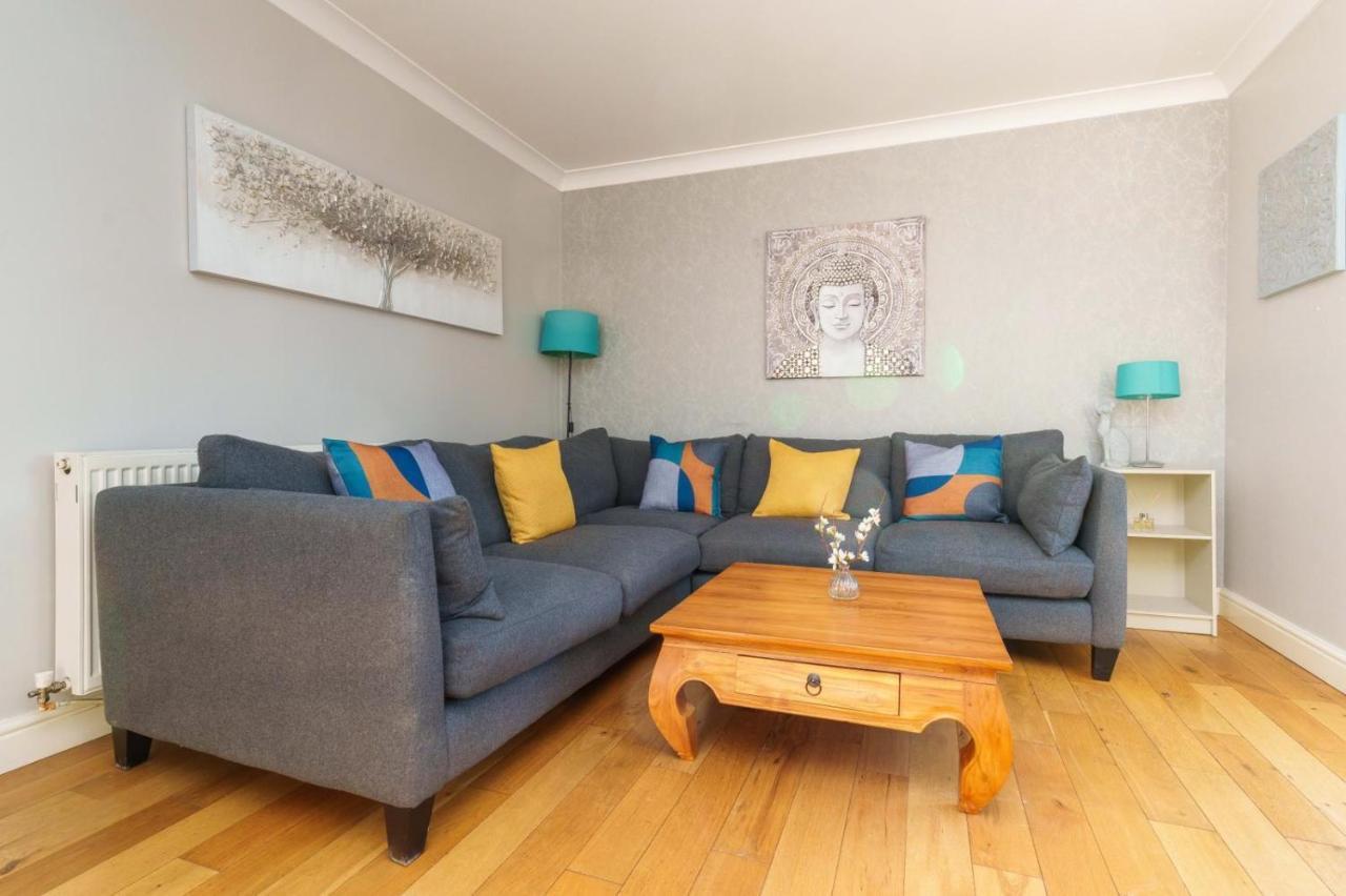 Redgrave Detached With Free Parking 4 Minutes From Walls