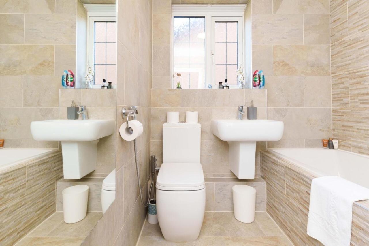 Redgrave Detached With Free Parking 4 Minutes From Walls *